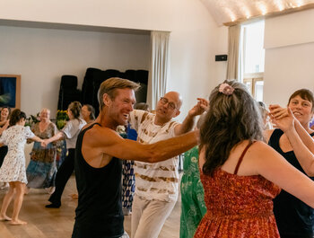 Biodanza:
'De dans die uitdrukking geeft wat in jou leeft' -
proefreeks 3 lessen
