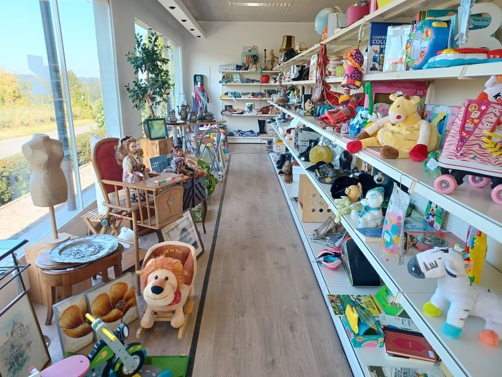  Boutique & Flea Market - permanente overdekte vlooienmarkt