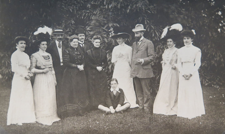 Ontspanning Aan tafel de Familie Lippens anno 1904