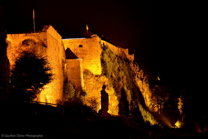 Nachtleven Fakkeltochten het versterkte kasteel Bouillon
