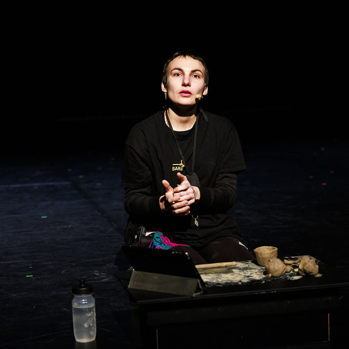 Voorstellingen En Avant Dit (niet) evolutietheorie de troost - Sabi Dounia