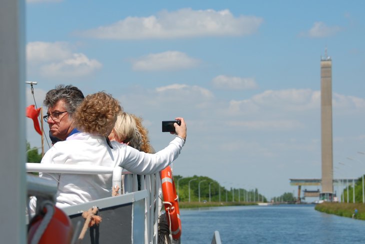 Ontspanning Boottocht over Hellend Vlak Ronquières door scheepslift Strépy-Thieu