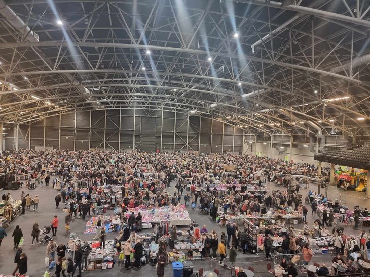  Mega indoor tweedehandsbeurs