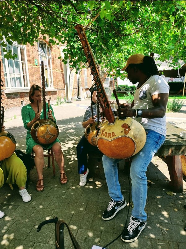 Workshops Nieuw Kora snaren instrument) lessen Gent Moussa Dembele