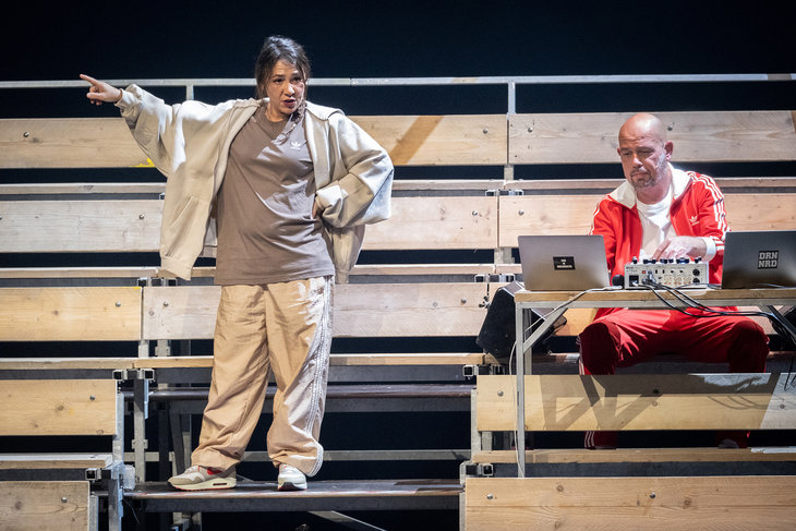 Voorstellingen Honderd - Martha ! tentatief, Toneelhuis theater arsenaal