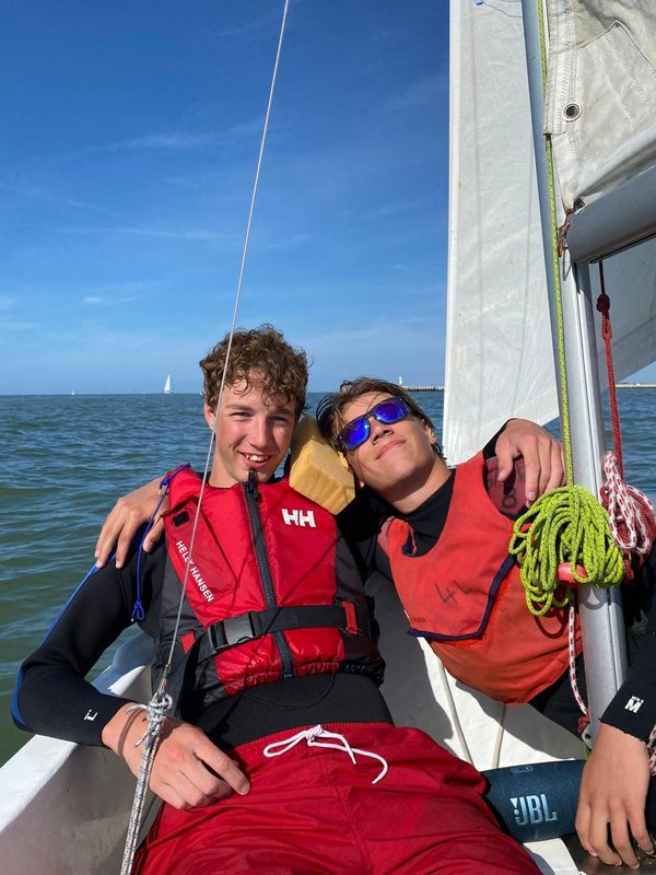 Ontspanning Paaskampen zeilen windsurfen