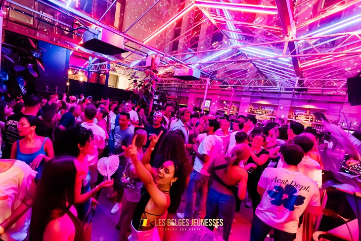 Nachtleven Mont Arts Party Valentijnsnacht