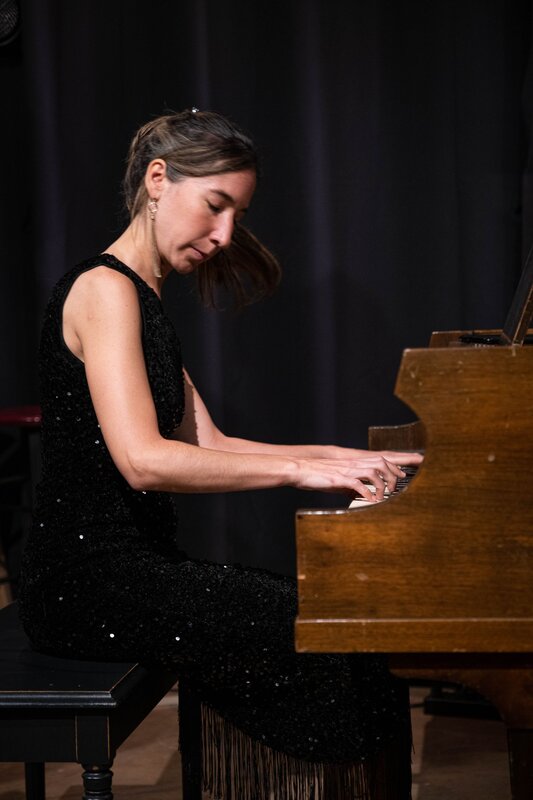 Concerten An evening with Astor Piazzolla: Julieta Iglesias- piano