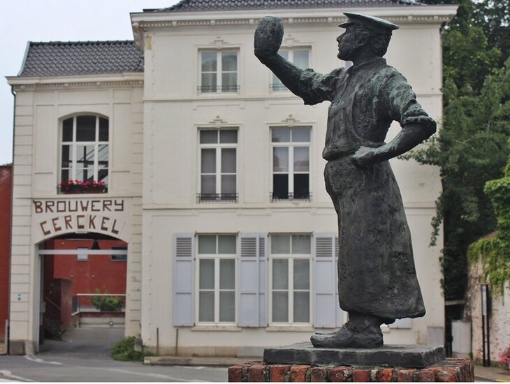 Ontspanning Themaroute Diest. Diest een voetstuk ! beelden je doen.