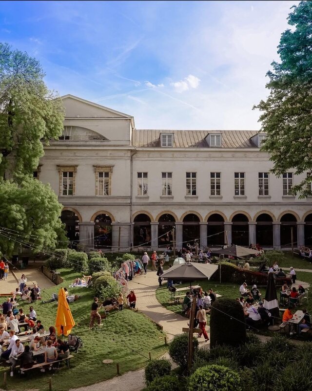  Zomerrommelmarkt de tuin Hospice Pacheco