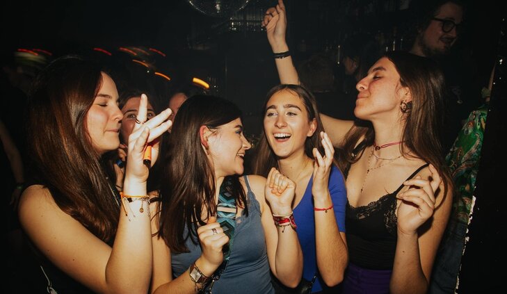 Nachtleven International Party - Madame Moustache | 80's 90's 2000's - Just a Night