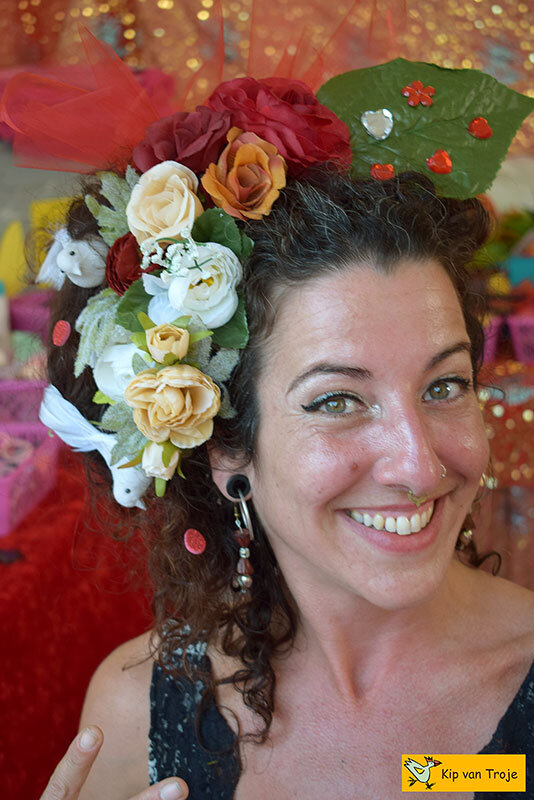 Ontspanning Kip Troje presenteert: poëtisch kapsalon - gekke kapsels