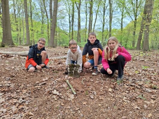 Ontspanning Gezinswandeling: tak spel