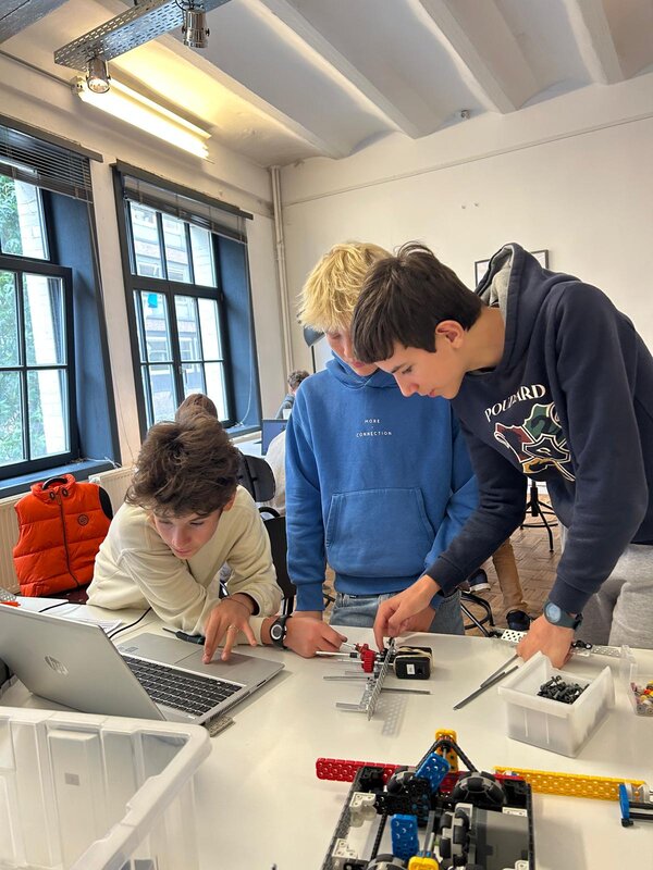 Workshops Roboticalessen - V5 Robotics Competition | S2-S6