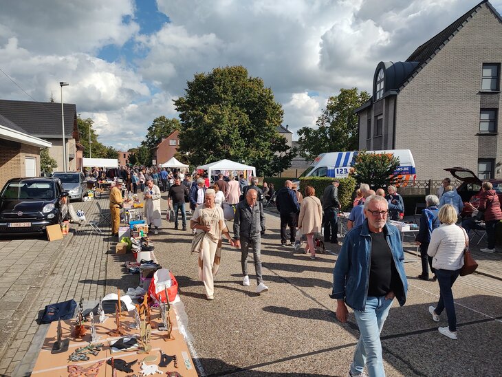  Dorpsdag rommelmarkt