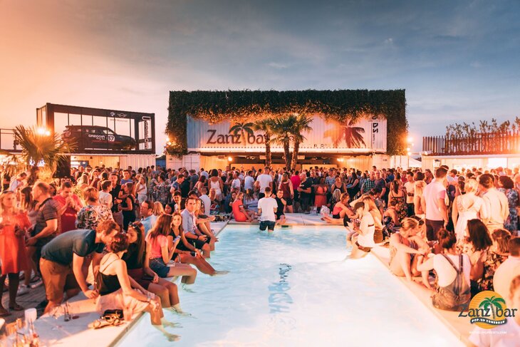 Nachtleven The White Party Open bij Pop-up Zanzibar | 25.07 Just A Night x Les