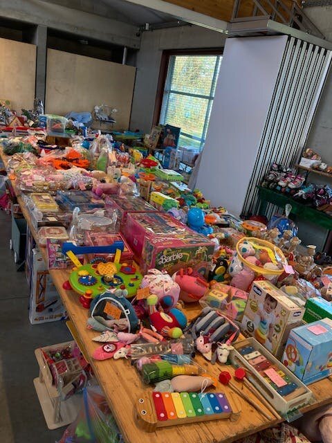 Ontspanning 2dehandsbeurs voor babymateriaal, kinderkledij speelgoed